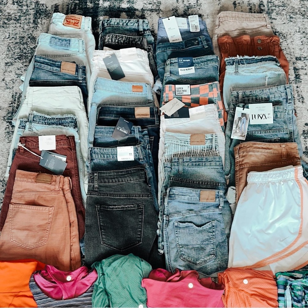 MEGA BUNDLE WOMENS BUNDLE LOT! 5 lb Mystery Box NWT/ Nwot/Preowned! - Picture 2 of 14